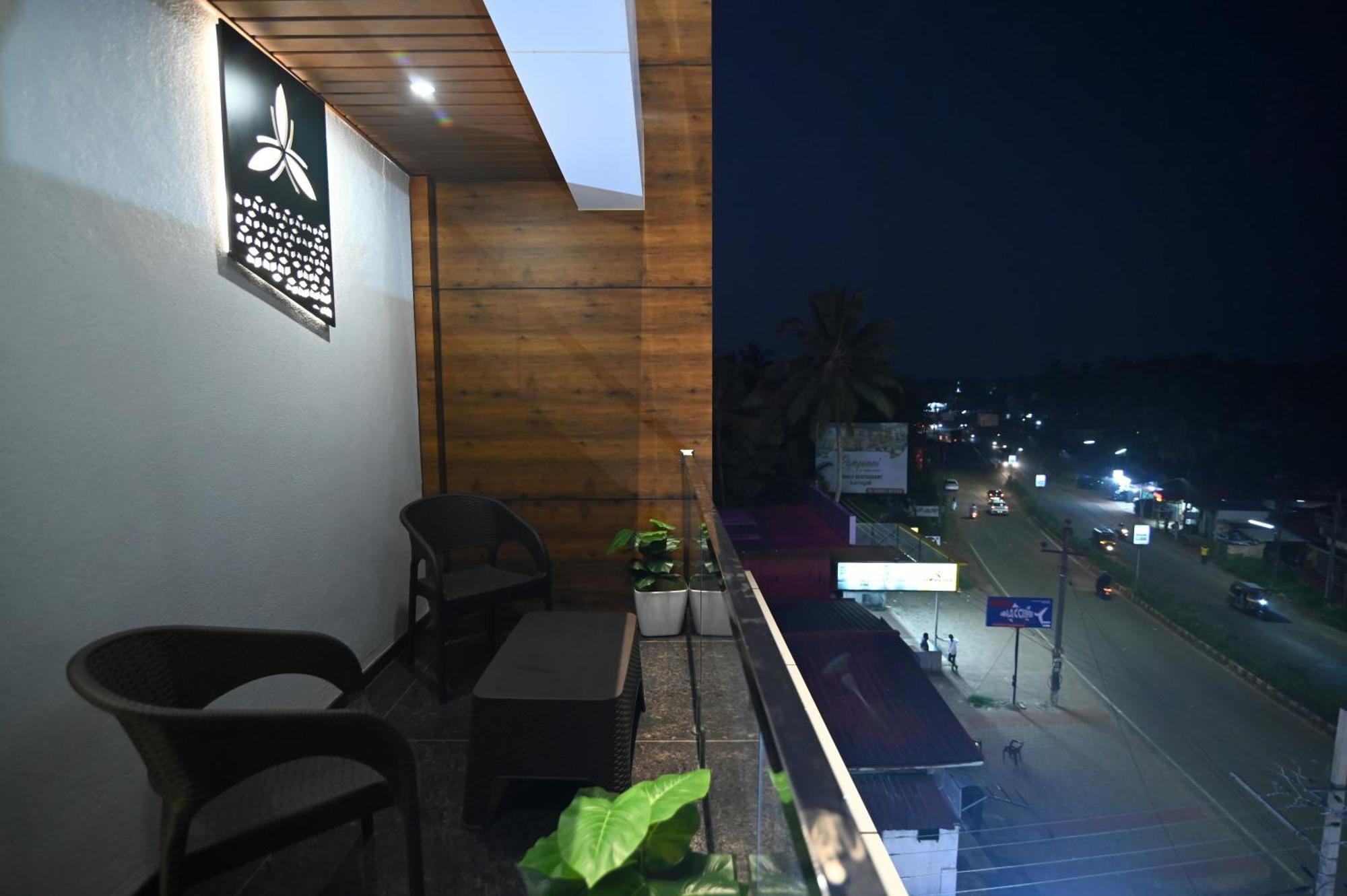 Aurelia Comforts - Deralakatte Mangalore Exterior photo